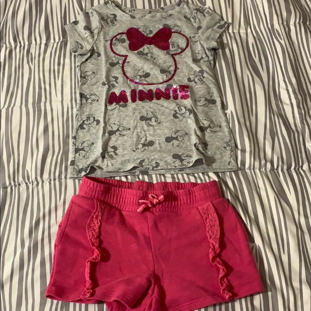 Minnie Mouse Outfit!
